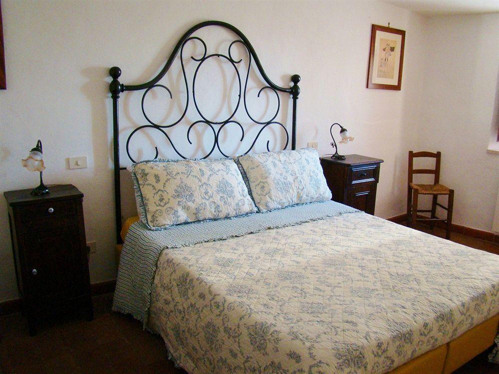 Borgo Tepolini Country House Кастель-дель-Пьяно Экстерьер фото