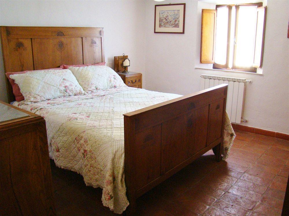 Borgo Tepolini Country House Кастель-дель-Пьяно Экстерьер фото