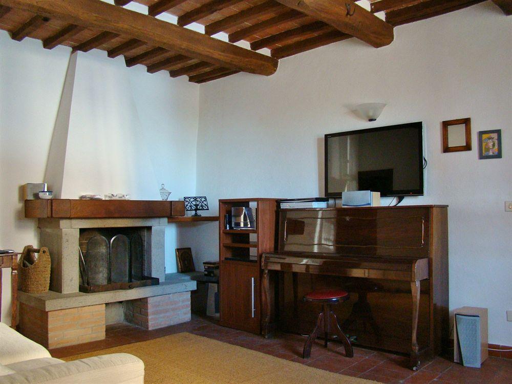 Borgo Tepolini Country House Кастель-дель-Пьяно Экстерьер фото