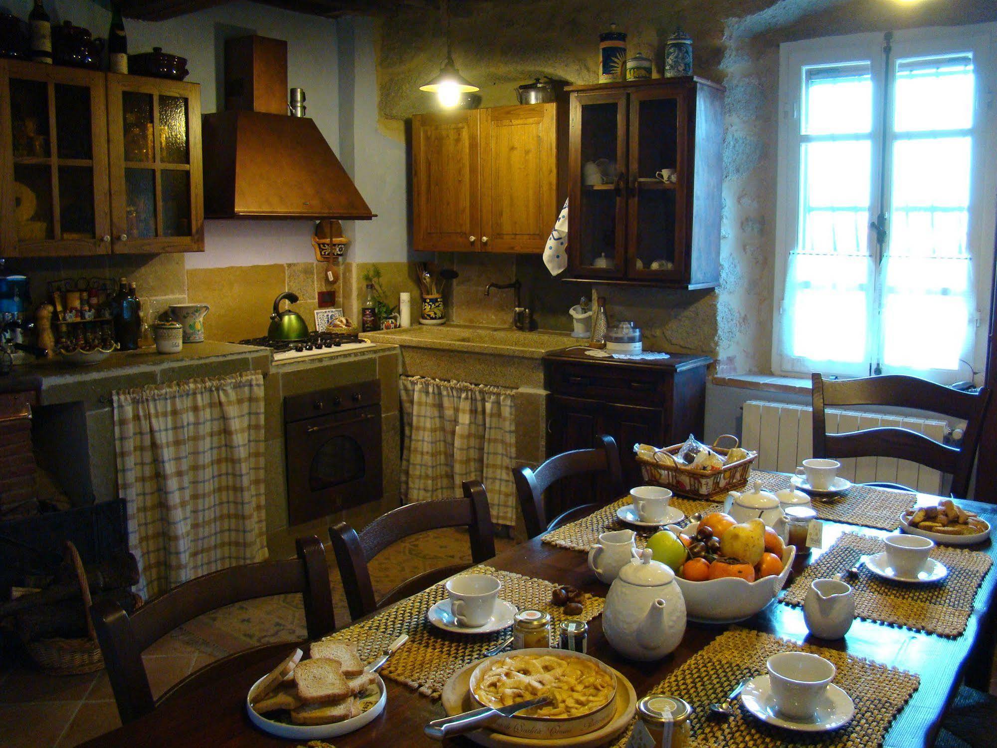 Borgo Tepolini Country House Кастель-дель-Пьяно Экстерьер фото
