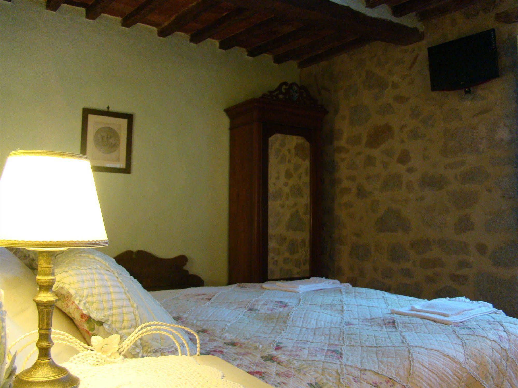 Borgo Tepolini Country House Кастель-дель-Пьяно Экстерьер фото