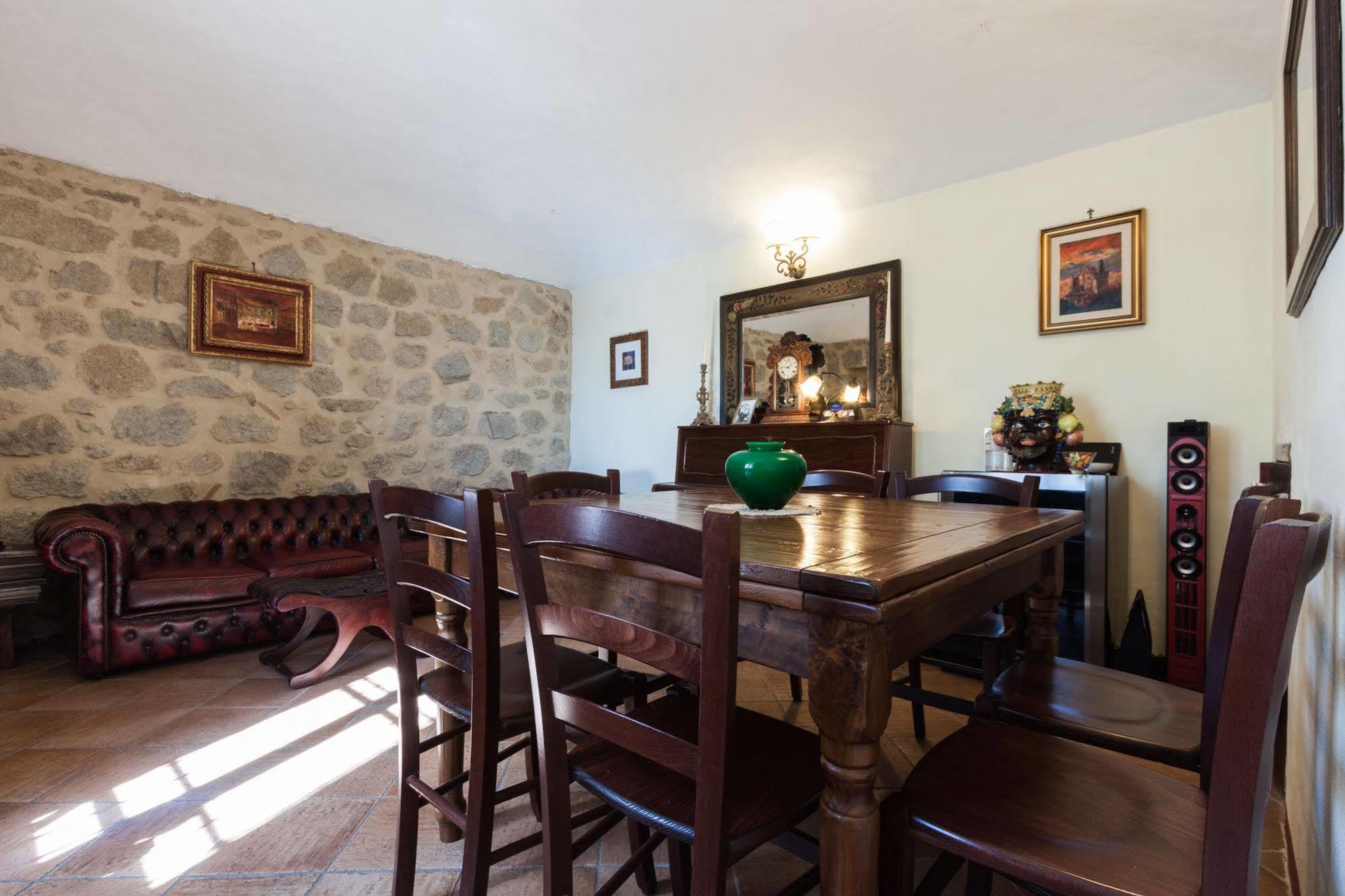 Borgo Tepolini Country House Кастель-дель-Пьяно Экстерьер фото